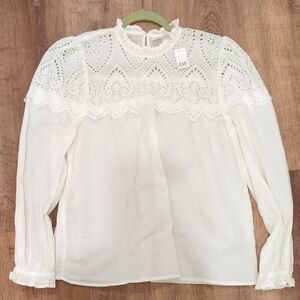 NWOT Gap White Lace Top 3/$15